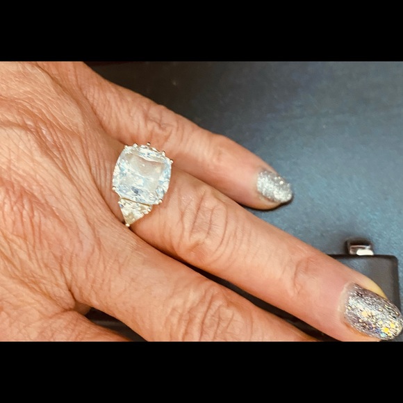 Ring - Picture 4 of 6